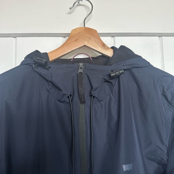 Levi’s lightweight rain windebreaker - Picture 4 of 6